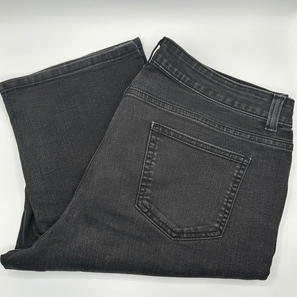 Croft & Barrow Black Jeans Classic Fit‎ Straight Leg Stretch Women's Sz 18 Short - Picture 1 of 8